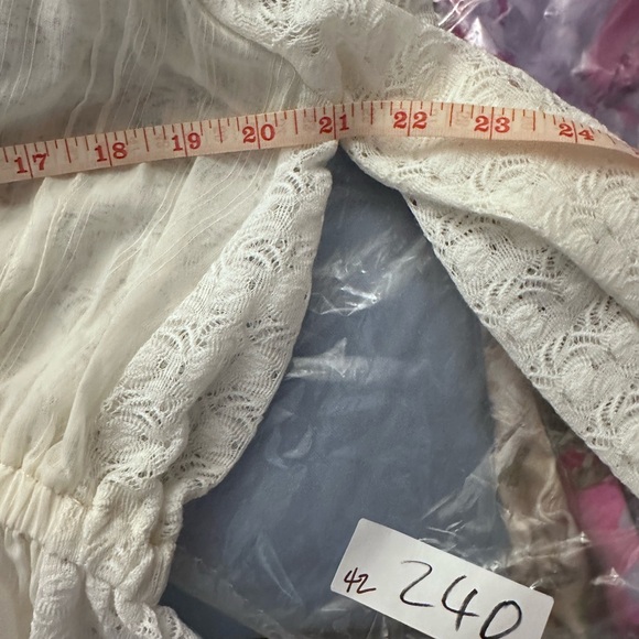 Floral Trim White Lace Tunic - Picture 12 of 12